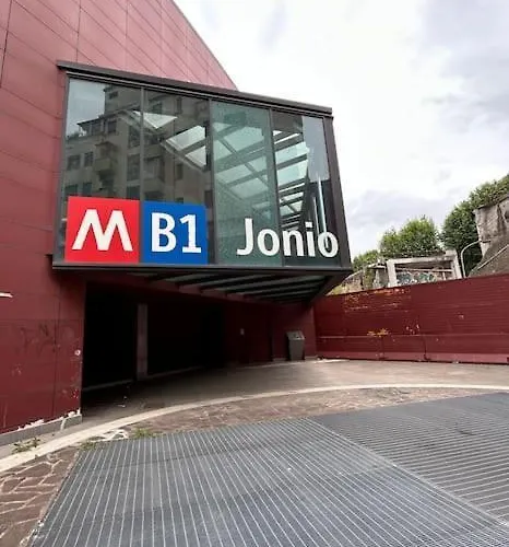 Prella House 50 Mt Da Metro B Jonio Apartment Rom