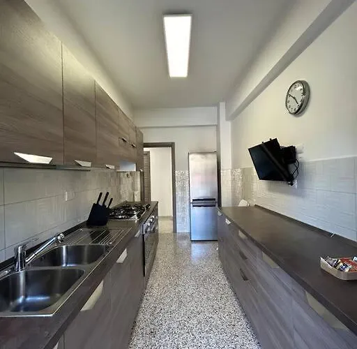 Apartment Prella House 50 Mt Da Metro B Jonio Rom